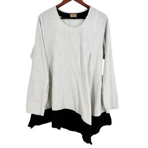 Tulip Womens Sz Small Wearable Art to Wear Geometric Blouse Shirt Top Black